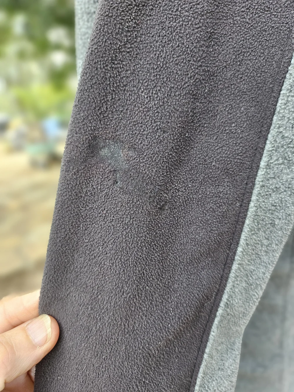 The North Face Men’s Charcoal and Black Half-Zip Fleece Pullover TKA 100 L Read